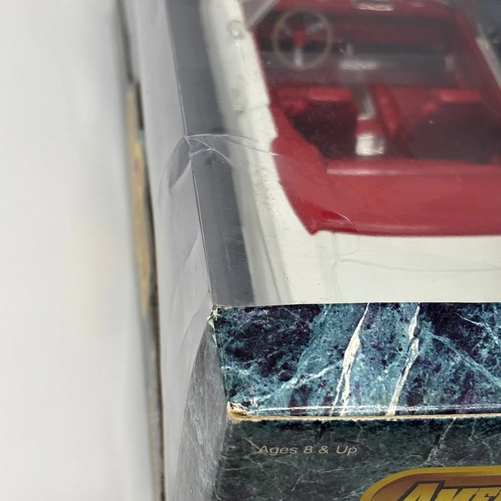 1969 Plymouth GTX Hemi White 1:18 ERTL American Muscle Diecast Open Box